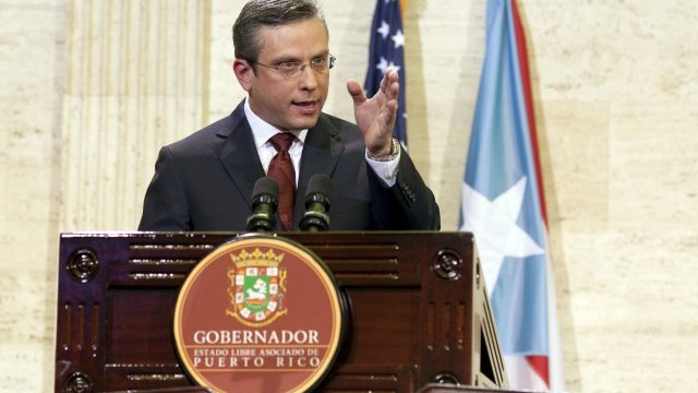 <p>
	<span lang="bg-BG">Губернаторът на Пуерто Рико Алехандро Гарсия Падиля</span><em><span style="font-style: normal"><span style="font-style: normal">&nbsp; </span></span>Снимка: Ройтерс</em></p>
