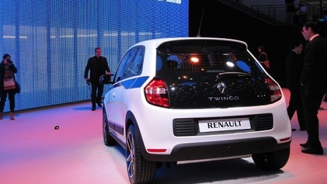 <p>
	Новото Renault Twingo при премиерата си в Женева. <em>Снимка: Automedia.bg</em></p>
