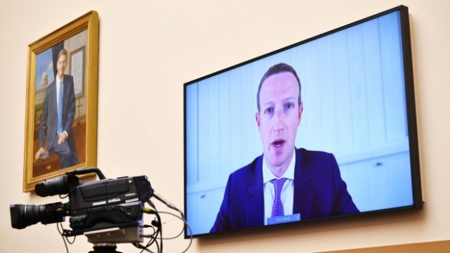Зукърбърг: Facebook изостава от конкурентите