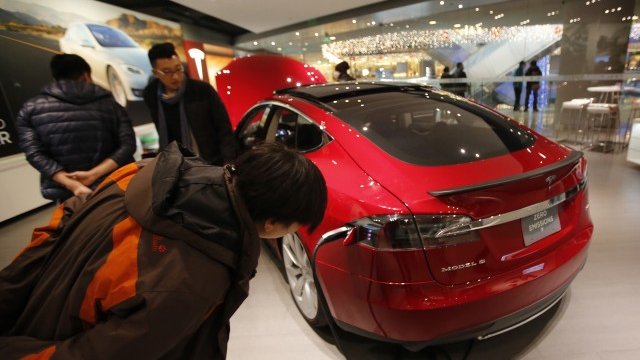 <p>
	Tesla Motors инвестира усилено в нови производствени бази, за да отговори на засиленото търсене. <em>Снимка: Ройтерс</em></p>
