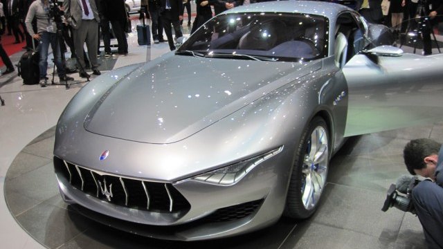 <p>
	Концепцията Maserati Alfieri при премиерата си в Женева. <em>Снимка: Automedia.bg</em></p>
