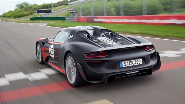<p>
	Porsche 918. Снимка: Porsche</p>
