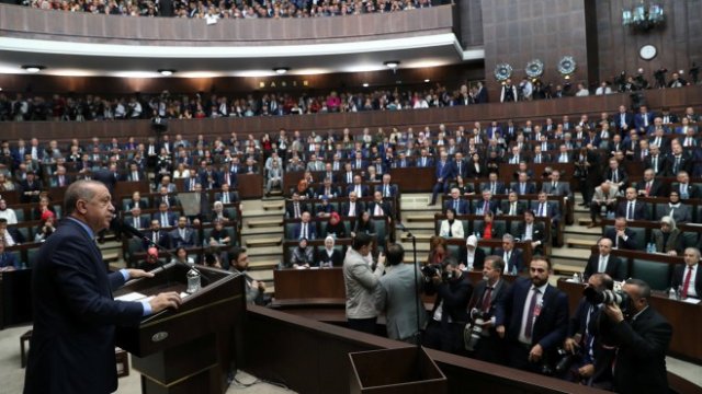 <p>
	Ердоган по време на изказването си в Анкара. Снимка: Ройтерс</p>
