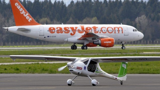 <p>
	ЕasyJet&nbsp;е превозил 12 млн. бизнес пътници годишно за първи път в рамките на 12-те месеца до 31 март 2014 г. <em>Снимка: Ройтерс</em></p>
