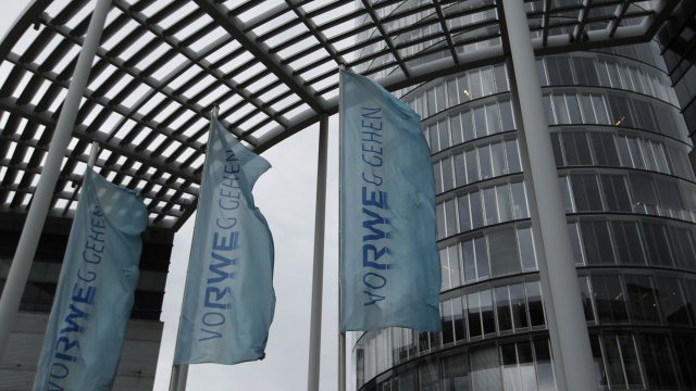 <p style="text-align: justify;">
	RWE се съгласи да продаде подразделението си за производство на петрол и газ Dea за 5,1 млрд. долара на група руски инвеститори. <em>Снимка: Ройтерс</em></p>
