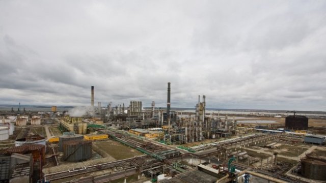 <p>
	<em>Рафинерията&nbsp;Petromidia. Снимка: Rompetrol</em></p>
