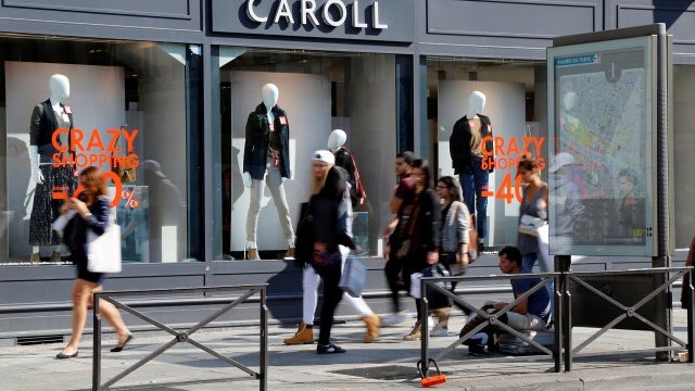 <p>
	Забавянето се дължи преди всичко на свиването на потребителските разходи. <em>Снимка: Ройтерс</em></p>
