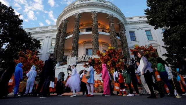 <p>
	Празникът пред Белия дом. Снимка: Ройтерс</p>
