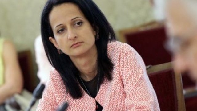 <p>
	Кандидатурата на Карина Караиванова за председател на КФН ще бъде гласувана от парламента утре. <em>Снимка: БТА</em></p>
