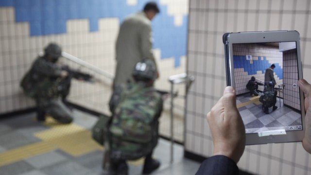 <p>
	Някои агенции във военното министерство вече използват устройства на Apple. <em>Снимка: Ройтерс</em></p>
