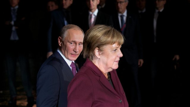 Путин беше в близки отношения с предишния канцлер Ангела Меркел. Снимка: Bloomberg LP