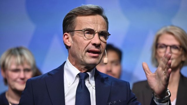 Улф Кристерсон, лидер на Умерената партия, говори на събитие на партията на 12 септември в Стокхолм. Снимка: Mikael Sjoberg/Bloomberg