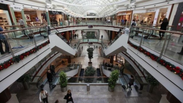 <p>
	Прогнозите са обемите на строителство на търговски площи в Европа, Близкия изток и Африка да се запазят и през 2018 г., въпреки че се очаква драматично забавяне на строителството на молове в Турция. <em>Снимка: Архив Ройтерс</em></p>
