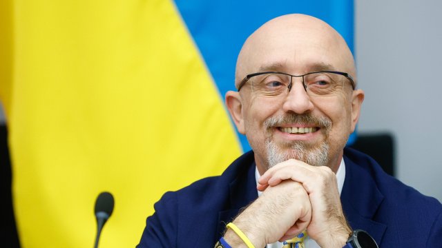 Министърът на отбраната на Украйна Олексий Резников в началото на срещата на контактната група по отбраната на Украйна в рамките на Съвета на министрите на отбраната на НАТО в централата на Алианса в Брюксел. Снимка: EPA/STEPHANIE LECOCQ