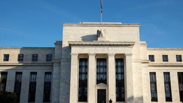 <p>
	Все повече се засилват очакванията, че до края на годината Фед ще повиши отново лихвите. <em>Снимка: Ройтерс</em></p>
