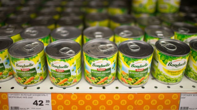 Продукти на френската компания в магазин в Москва. Снимка: Andrey Rudakov/Bloomberg