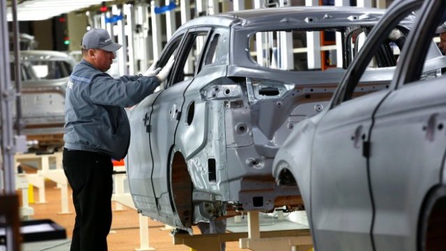 <p>
	Фабрика на китайския концерн Geely в Беларус. <em>Снимка: архив Ройтерс</em></p>
