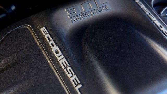 <p>
	<em>Дизеловият двигател на Ram 1500 се доставя от VM Motori. Снимка: Chrysler </em></p>
