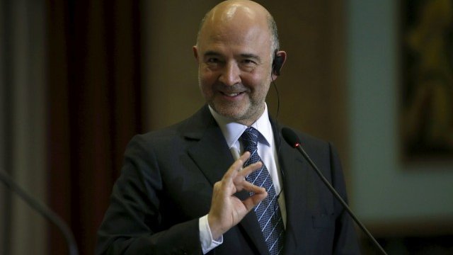 <p>
	Eвропейският комисар по икономическите и фискалните теми Пиер Московиси. <em>Снимка: Ройтерс</em></p>
