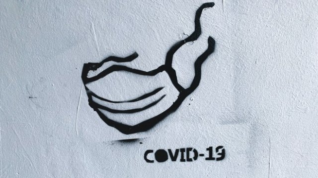 <p>
	<em>Снимка:<span> <a href="https://unsplash.com/@adamsky1973?utm_source=unsplash&amp;utm_medium=referral&amp;utm_content=creditCopyText">Adam Nieścioruk</a> on <a href="https://unsplash.com/s/photos/mask?utm_source=unsplash&amp;utm_medium=referral&amp;utm_content=creditCopyText">Unsplash</a></span></em></p>
