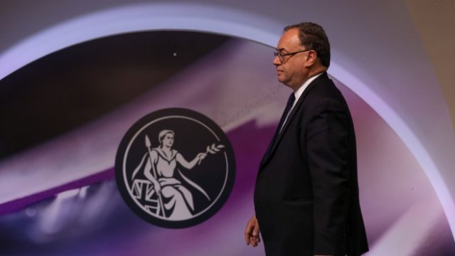  АЦБ предвижда голям спад в британските реални доходи