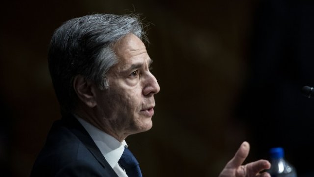 <p>
	Американският държавен секретар Антъни Блинкен по време на изслушване в Сената преди дни. <em>Снимка: Al Drago/Bloomberg</em></p>
