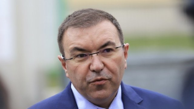 <p>
	Министърът на здравеопазването Костадин Ангелов.&nbsp;<em>Снимка: БГНЕС</em></p>
