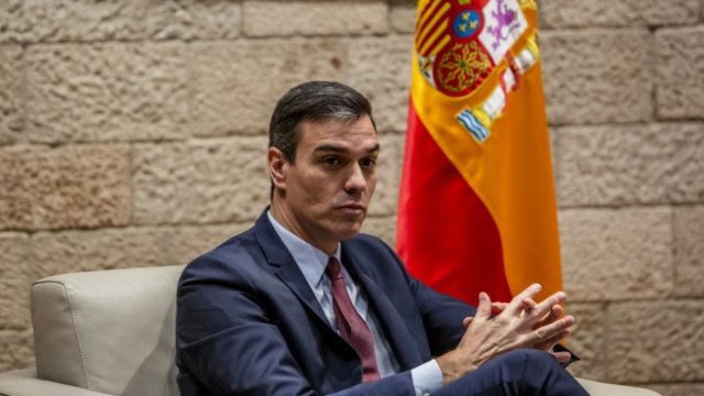 <p>
	Много зависи от испанския премиер Педро Санчес. <em>Снимка: Bloomberg</em></p>
