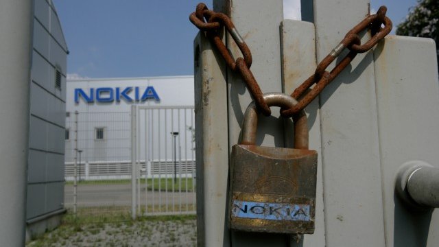 <p>
	Nokia ще затвори по-рано завода си в Клуж от предвиденото. <em>Снимка: Ройтерс</em></p>
