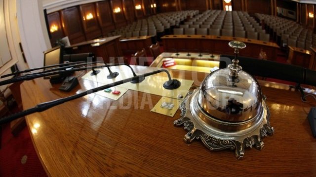 <p>
	<em font-size:="" pt="" style="color: rgb(102, 102, 102); font-family: ">Снимка: Олег Попов, Investor Media Group</em></p>
