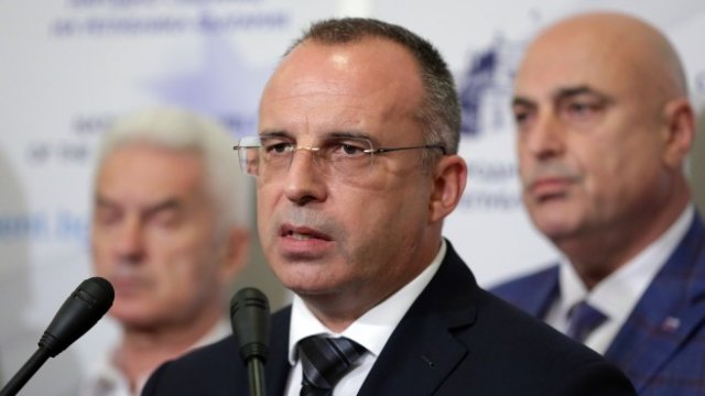 <p>
	Румен Порожанов <em>Снимка: БТА</em></p>
