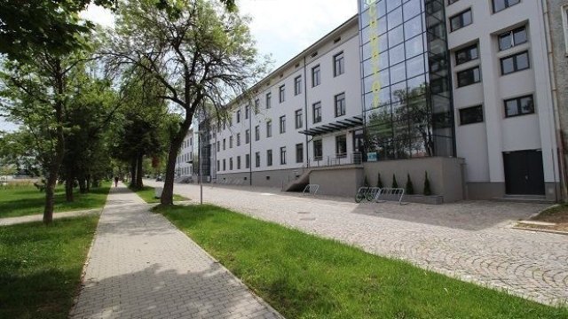 <p>
	Дружеството планира финансирането на строителството на сграда в София тех парк АД. <em>Снимка: Investor.bg</em></p>
