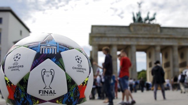 <p>
	Германският производител на спортни стоки Adidas е един от водещите спонсори на асоциацията. <em>Снимка: Ройтерс</em></p>
