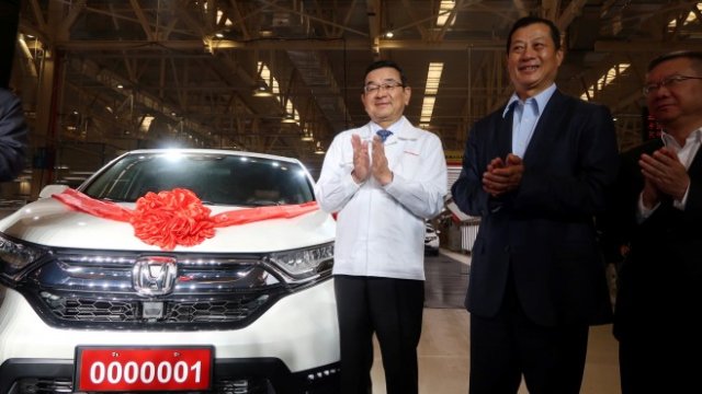 Март носи девети пореден месечен спад на автомобилните продажби в Китай