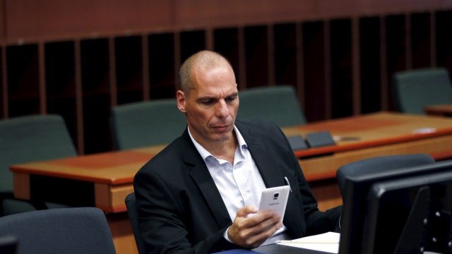 <p>
	Варуфакис е обезпокоен за ликвидността на Гърция. <em>Снимка: Ройтерс</em></p>
