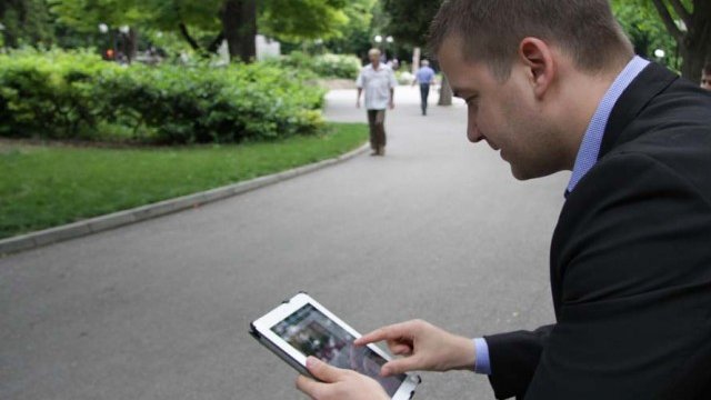 <p>
	Aнализаторите на Cisco прогнозират, че през 2016 г. ще има средно по 2,5 мобилни устройства за всеки индивид на планетата. <em>Снимка: Investor.bg</em></p>
