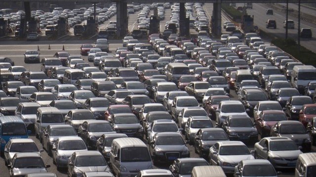 <p>
	Китай планира да започне строителството на нови пътища и летище в Пекин. <em>Снимка: архив, &quot;Ройтерс&quot;</em></p>
