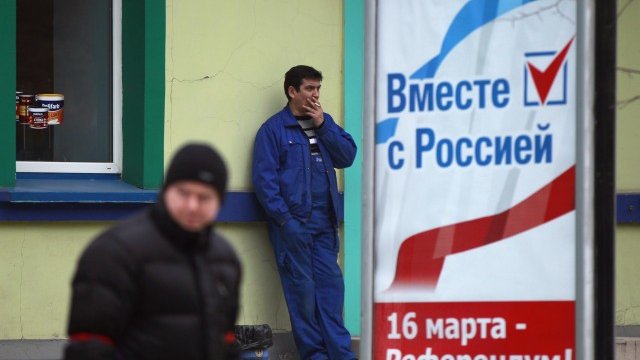 <p style="text-align: justify;">
	На 16 март жителите на Крим ще отидат до урните, за да решат бъдещето на региона чрез референдум. <em>Снимка: Ройтерс</em></p>
