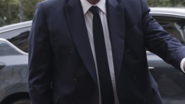 <p>
	Френският министър на правосъдието Ерик Дюпон-Морети.&nbsp;<em>Снимка: EPA/БГНЕС</em></p>
