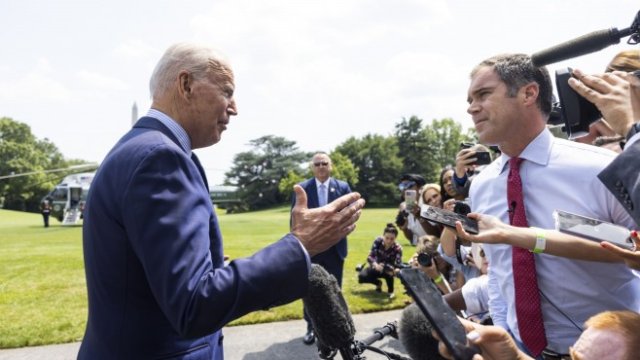 <p>
	<em>Снимка:&nbsp;Jim Lo Scalzo/EPA/Bloomberg</em></p>
