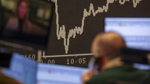 Икономическите данни и отчетите подкрепиха европейските индекси