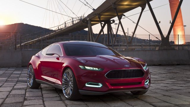 <p>
	Концепцията Evos е един от най-ярките проекти на Лам.<em> Снимка: Ford </em></p>
