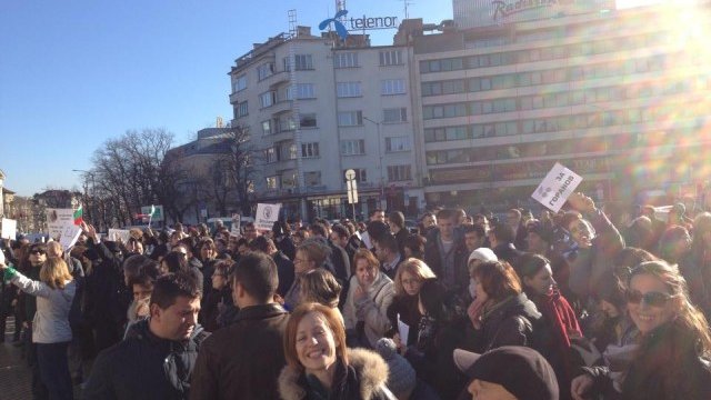 <p>
	Втори ден продължават протестите срещу предложението за промяна на пенсионната реформа<em>. Снимка: Facebook</em></p>
