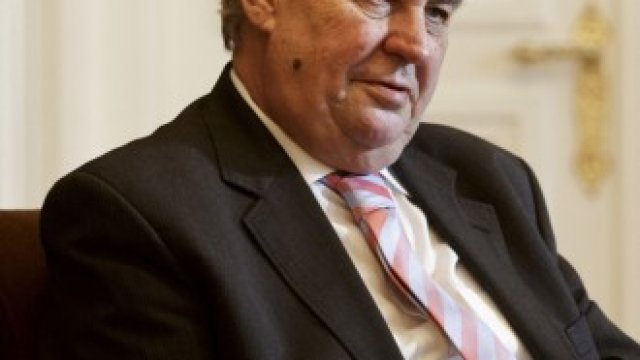 <p>
	Чешкият президент Милош Земан.&nbsp;<em>Снимка: Martin Divisek/Bloomberg</em></p>
