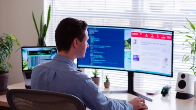 <p>
	Снимка: <a href="https://unsplash.com/@lukepeters?utm_source=unsplash&amp;utm_medium=referral&amp;utm_content=creditCopyText">Luke Peters</a>, <a href="https://unsplash.com/s/photos/home-office?utm_source=unsplash&amp;utm_medium=referral&amp;utm_content=creditCopyText">Unsplash</a></p>
