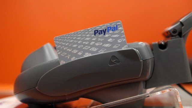 <p>
	Paypal се отплаща на&nbsp;Ebay.&nbsp;<em>&nbsp;Снимка: Ройтерс</em></p>
