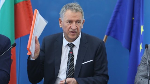 <p>
	Министърът на здравеопазването Стойчо Кацаров. <em>Снимка: БГНЕС</em></p>
