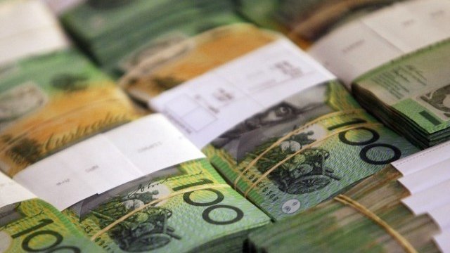 <p>
	Австралийският долар поскъпна до 0.7154 щатски долара по време на азиатската сесия днес.<em> Снимка: Архив Ройтерс</em></p>
