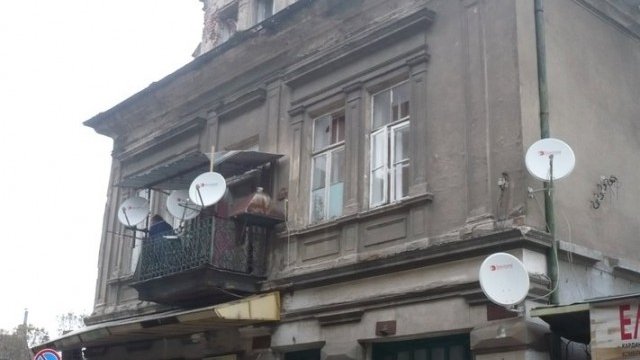 <p>
	<span style="font-size: 11.8181819915771px;">На фиксирания пазар за интернет и телевизия категоричен лидер в момента е Bulsatcom с 46% пазарен дял. <em>Снимка: Investor.bg</em></span></p>
