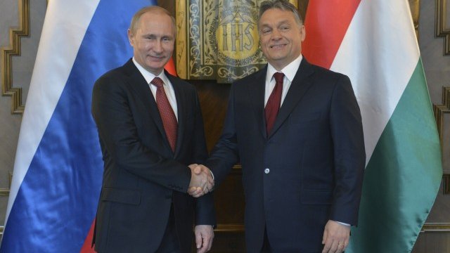 <p>
	Президентите на Русия Владимир Путин и на Унгария Виктор Орбан. <em>Снимка: Ройтерс</em></p>
